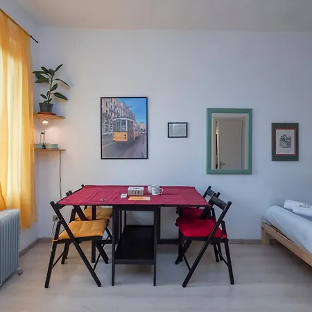 Apartment Xenia - Luminous At Navigli Tram Theme *